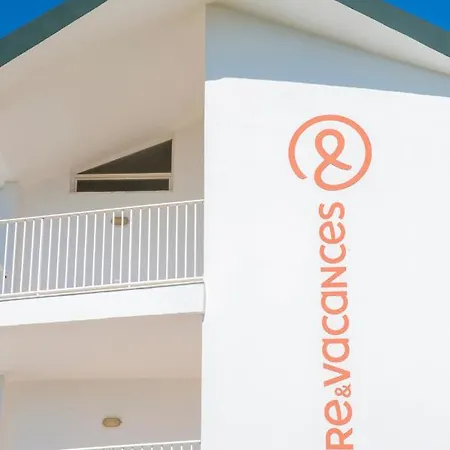 Pierre & Menorca Cala Blanes מלון דירות 3*