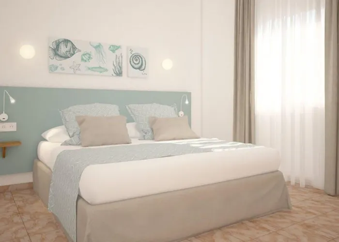 מלון דירות Pierre & Menorca Cala Blanes 3*