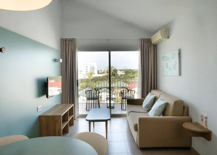 Pierre & Menorca Cala Blanes מלון דירות