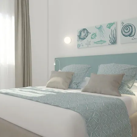 Pierre & Menorca Cala Blanes