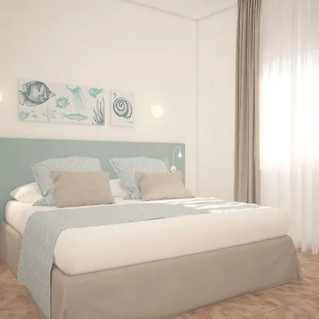 Апарт-отель Pierre & Menorca Cala Blanes 3*