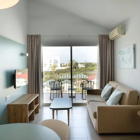 Pierre & Menorca Cala Blanes Апарт-отель
