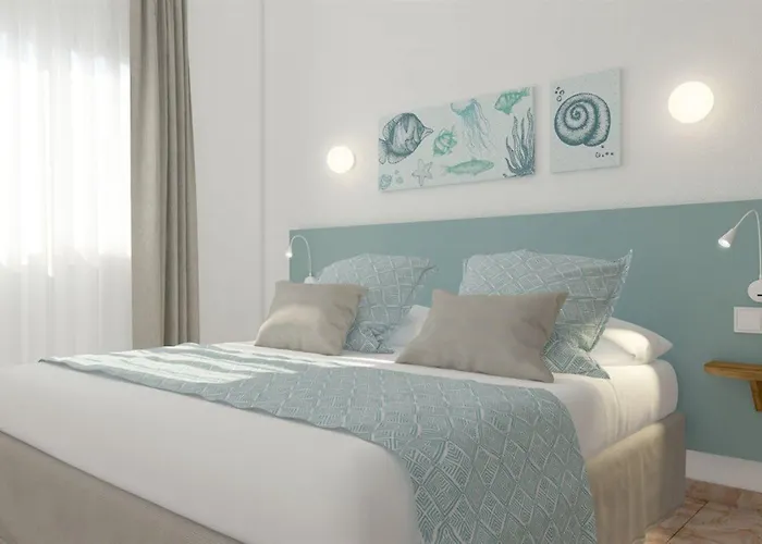 מלון דירות Pierre & Menorca Cala Blanes 3*