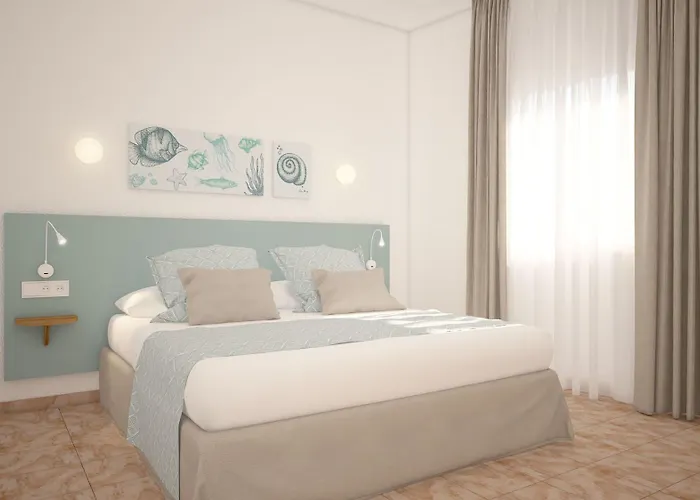 מלון דירות Pierre & Menorca Cala Blanes 3*