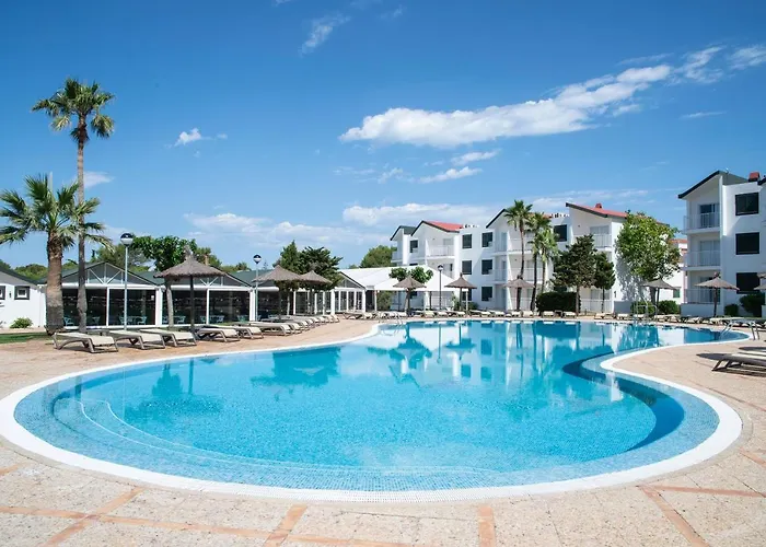 Aparthotel Pierre & Menorca Cala Blanes 3*