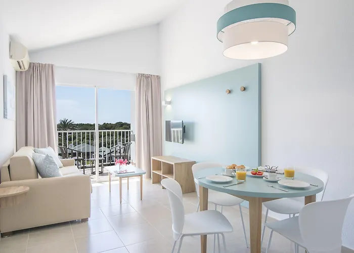 Pierre & Menorca Cala Blanes מלון דירות