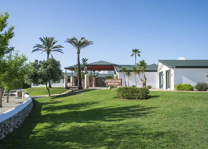 Apartahotel Pierre&vacances Menorca Cala Blanes 3*